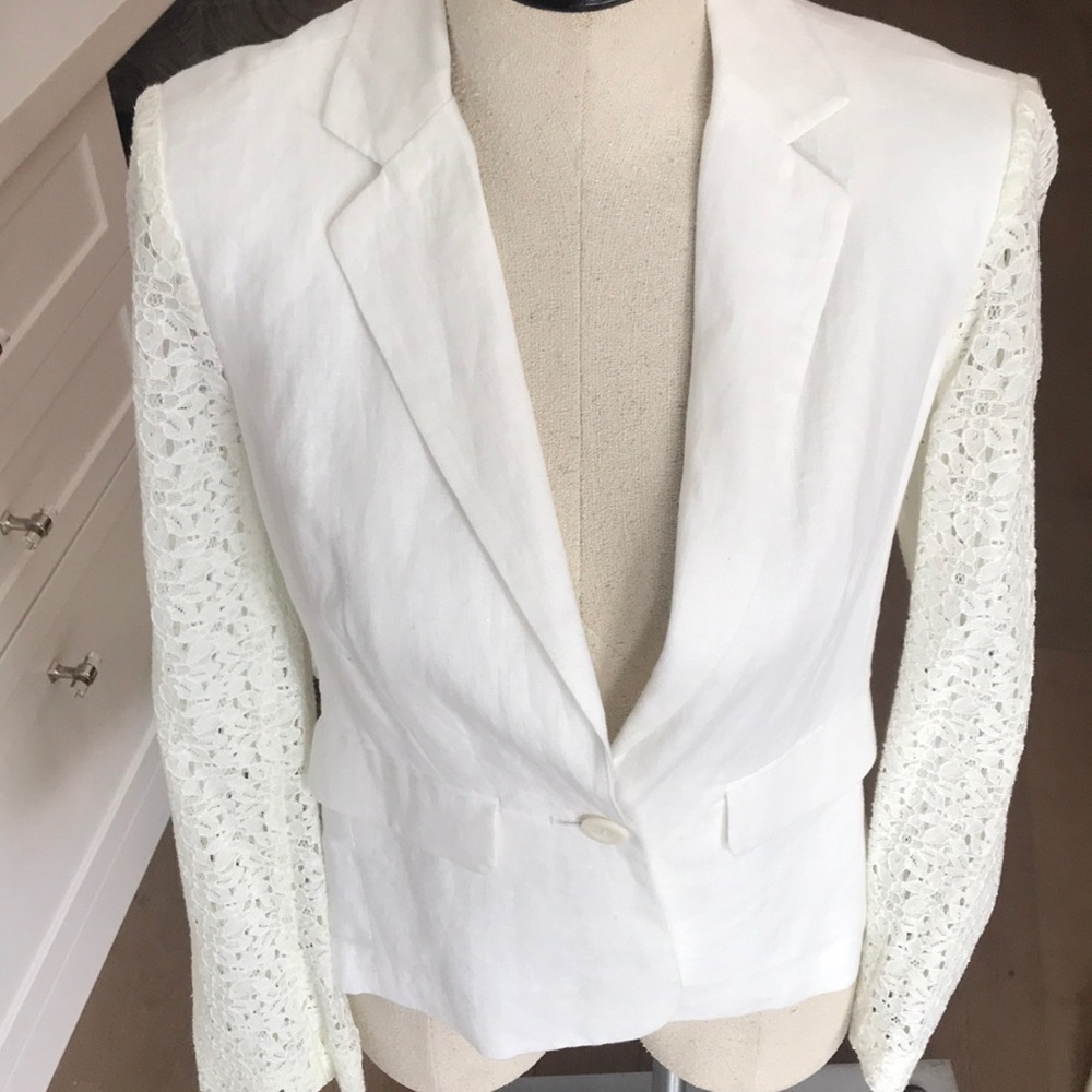 BCBG White summer blazer jacket with lace sleeves